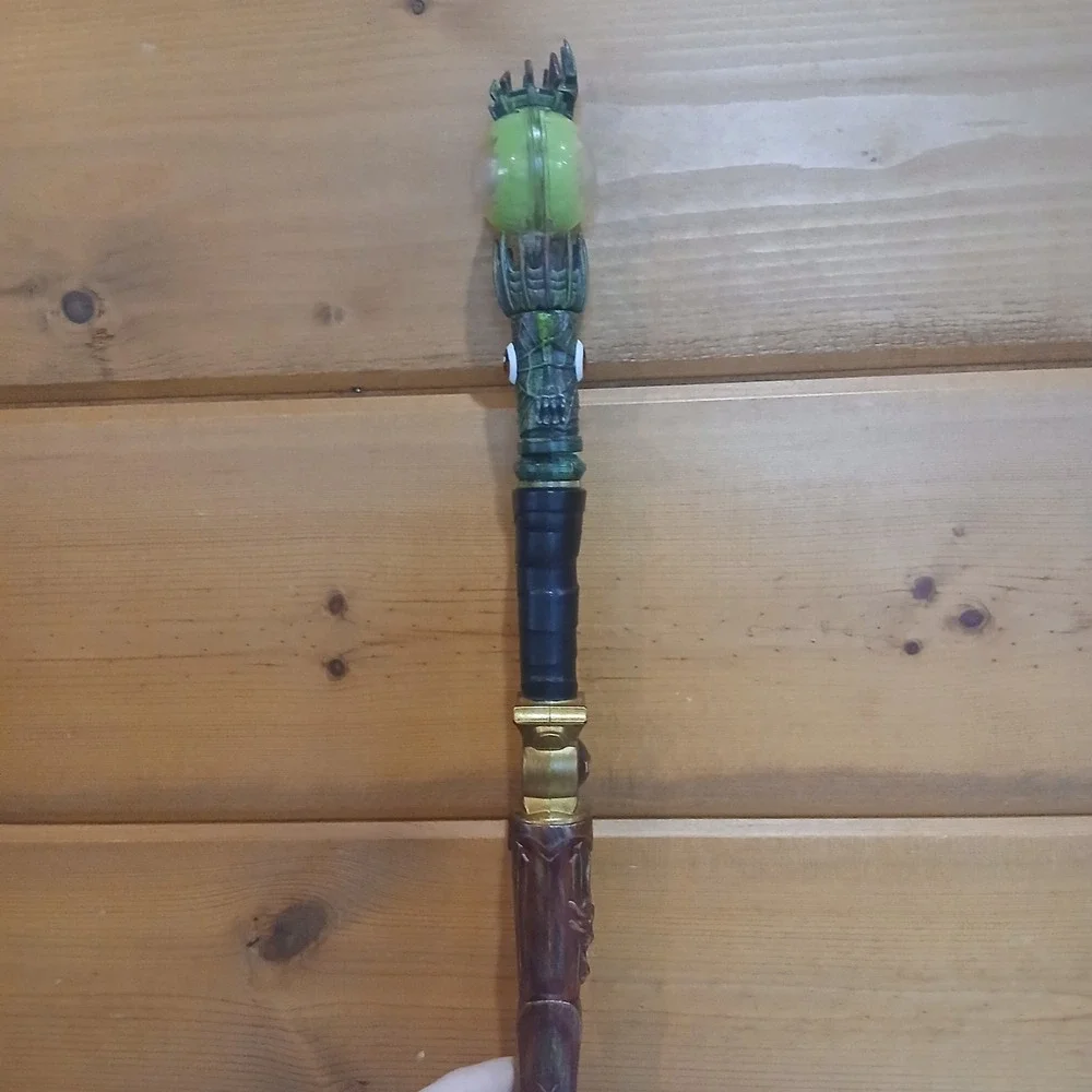 MagiQuest Wand Wizard Skull Creative Kingdom Light-Up (Light Flickers) ZA3